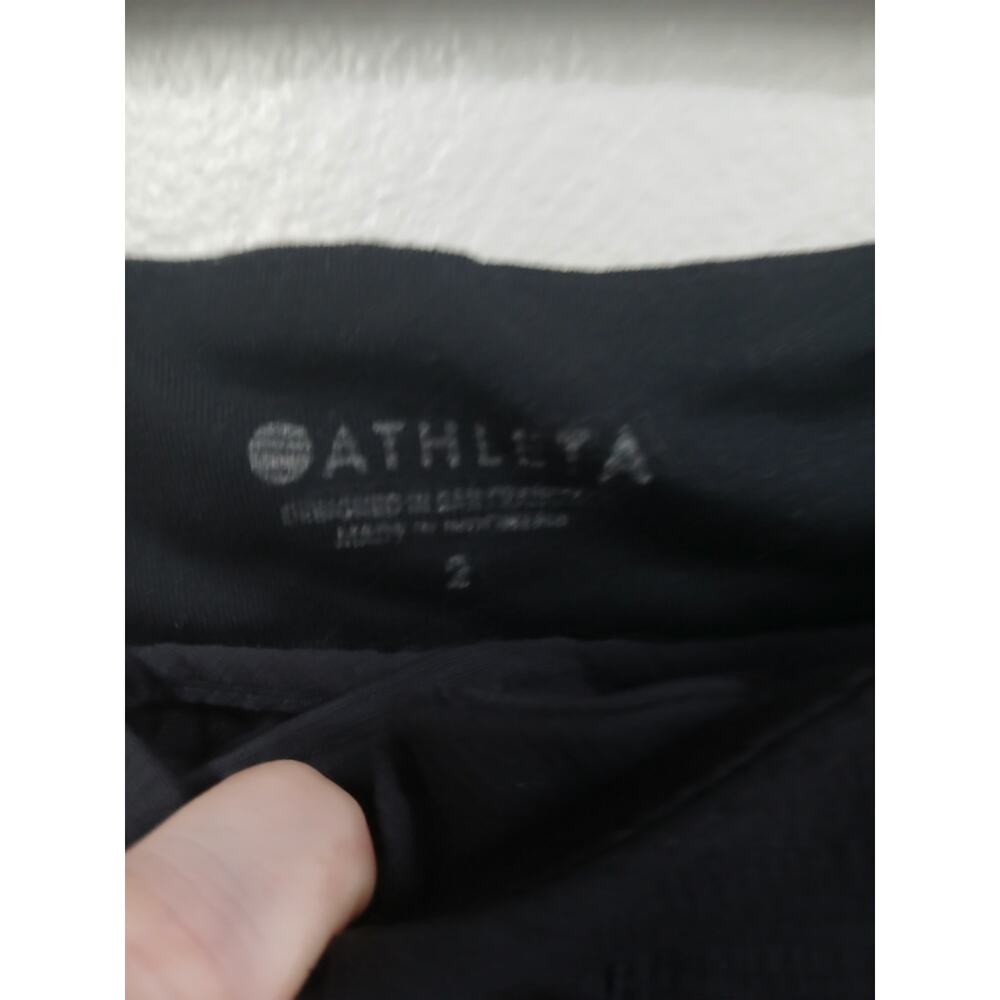 athleta trekkie bermuda 2.0  Size 2 black - Picture 4 of 7